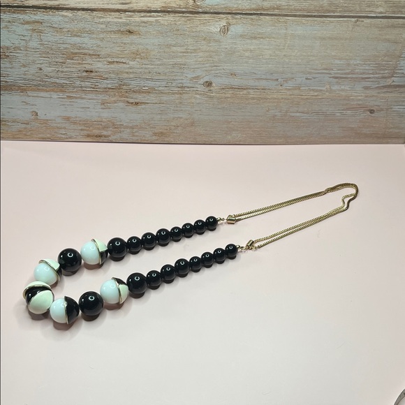 Vintage Elegant Black and White Beaded slide Necklace - Picture 1 of 7